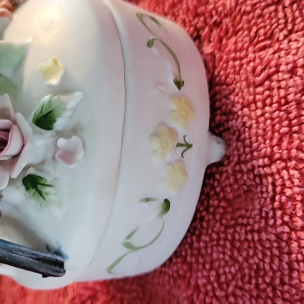 LEFTON Trinket Box With Parrots On Top. Vintage - Picture 4 of 6